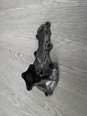 Водяной насос, помпа Nissan Almera N16, 1.8 бензин, 2005 г., 210104M526, б.у. 210104M526 фото