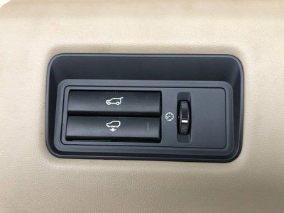 Кнопка відкриття багажника, блок кнопок CPLA11654AA Range Rover Vogue L405, б.в. CPLA11654AA фото