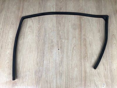Направляющая стекла передней левой двери Mercedes W169 A-class, б.у 1697250125 1697250125 фото