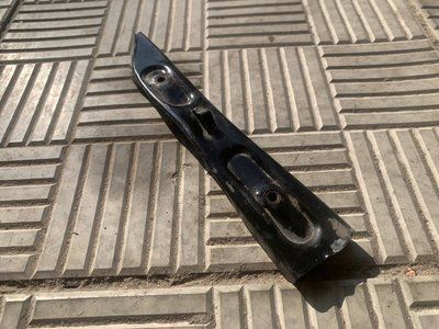 Направляющая переднего бампера правая Skoda Fabia 2, 5J0807184, б.у. 5J0807184 фото