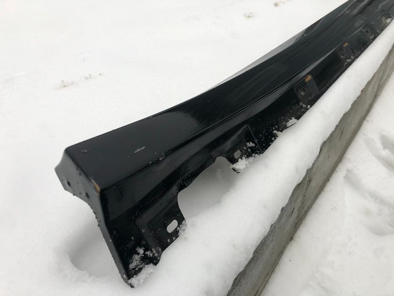Накладка порога наружная левая Mercedes W251, R-class, б.у 2516980354 фото