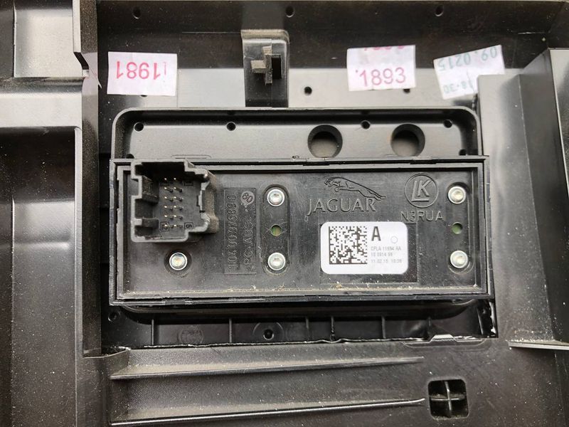 Кнопка открывания багажника, блок кнопок CPLA11654AA Range Rover Vogue L405, б.у. CPLA11654AA фото