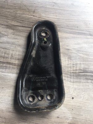 Кронштейн підрамника 6R019951Z Skoda Fabia 2, б.в. 6R019951Z фото