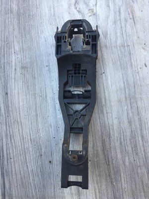 Кронштейн ручки передний правый 1U0837885 Skoda Fabia 1, б.у. 1U0837885 фото