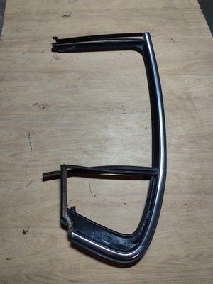 Молдинг скла задніх лівих дверей Volkswagen Passat B6, 2009 р., 3С5845211, седан, б.в. 3С5845211 фото