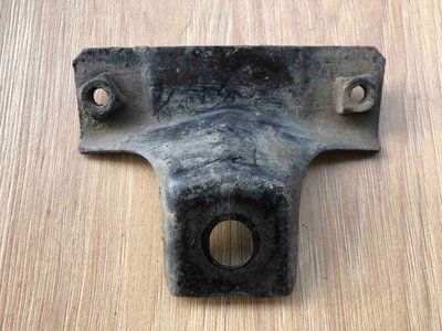 Кріплення кронштейн заднього підвісу глушника 2514900140 Mercedes W251 R-class б.в. 2514900140 фото
