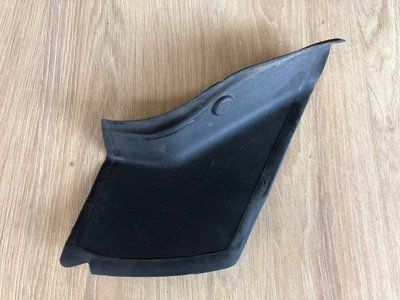 Елемент обробки зливного каналу правий LR077620, LR038170, CK52450A42AB Range Rover Vogue L405, б.в. LR077620, LR038170, CK52450A42AB фото