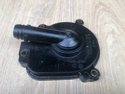 Крышка сепаратора( маслоотделителя) Mercedes двигатель M273 V8, 4.7л.,б.у 2720100631 2720100631 фото