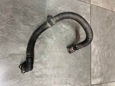 Патрубок вентиляції картера Volkswagen Passat B6, 2005-2011 р., 2.0 TFSI, 06F103235A, б.в. 06F103235A фото
