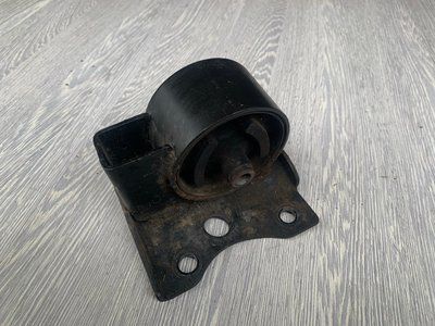 Подушка АКПП левая Nissan Almera N16, 2005 г., 1.8 бензин, 54330BN00A, б.у. 54330BN00A фото