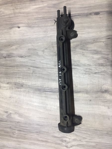 Паливна рейка 06А133317А Skoda Tour 1.6, б.в. 06А133317А фото