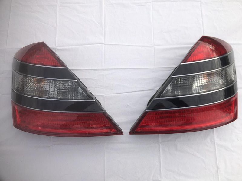 Задний правый фонарь 2218200266 Mercedes 221, б.у 2218200266 фото