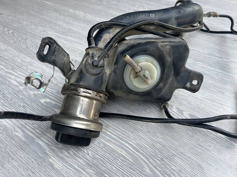 Горловина паливного бака Mercedes W211 E-class, 2114701720, б.в. 2114701720 фото