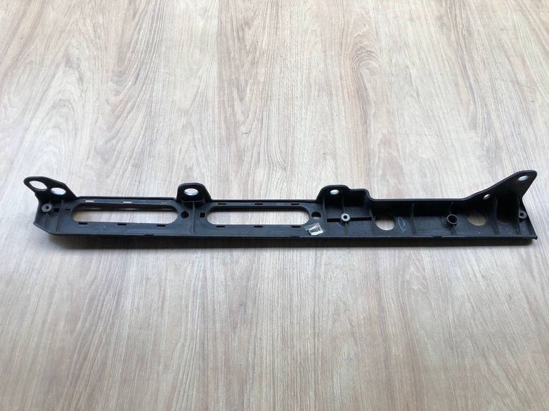 Крепление переднего правого крыла LR056962, CPLA16150AB Range Rover Vogue L405, б.у. LR056962, CPLA16150AB фото