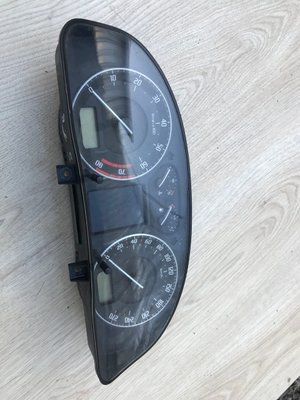 Приборна панель Skoda Superb 1.8 бензин 2007 г, б.у. 3U0 920 842 3U0 920 842 фото