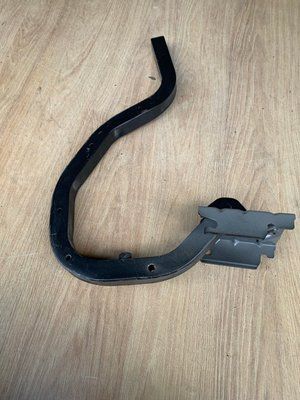 Петля кришки багажника ліва Nissan Almera Classic B10RS 2006-2012 р, б.в. 8440095F0A 8440095F0A фото
