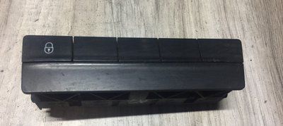 Кнопка блокування замків Skoda Octavia A7, б.в. 5E2927170 фото