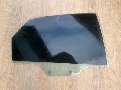 Скло задніх правих дверей Chevrolet Lacetti 2004-2013, седан, б. в. 96548187 96548187 фото