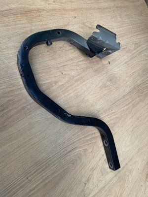 Петля кришки багажника права Nissan Almera Classic B10RS 2006-2012 р, б. в  8440195F0A 8440195F0A фото