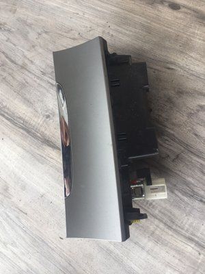 Попільничка Volkswagen Passat B6, б.в. 3С0 863 284 LA фото