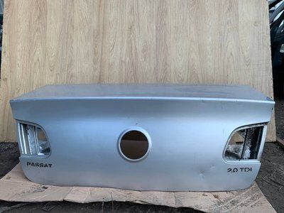 Крышка багажника Volkswagen Passat B6, б.у 4556788876 фото
