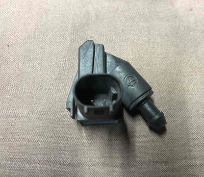 Форсунка омивача лобового скла 2518600347 Mercedes W251 R-class б.в. 2518600347 фото