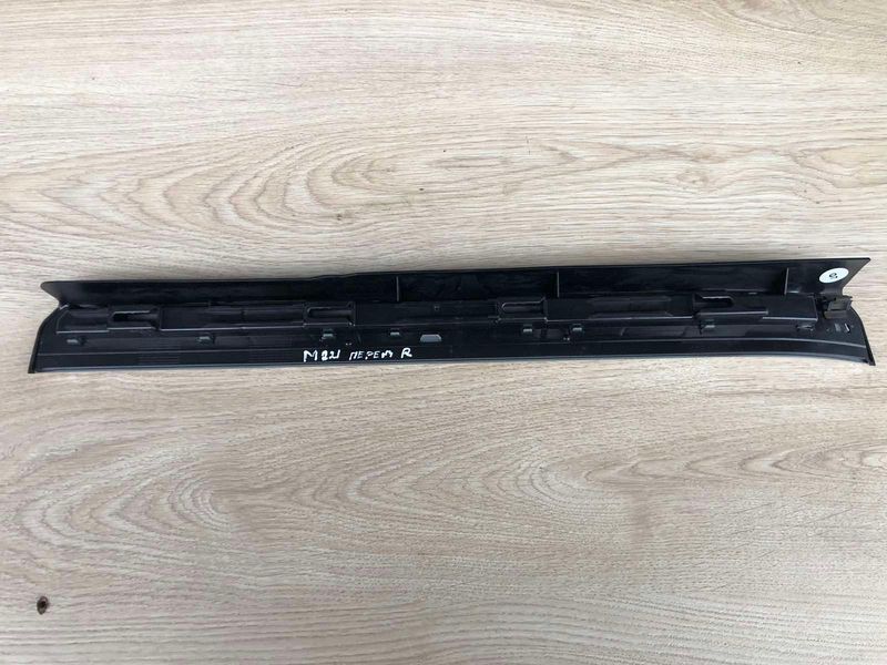 Накладка дверного порогу внутрішня перед права Mercedes w221, S-клас 2216800235 фото
