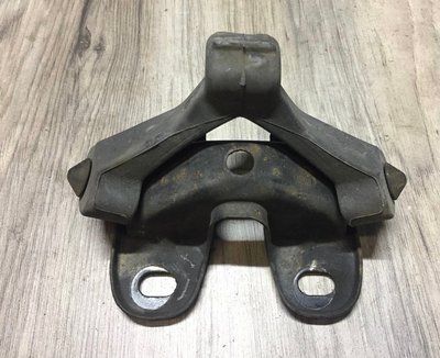 Подушка глушника 608.253.147 Volkswagen Passat B7, б.в. 608.253.147 фото