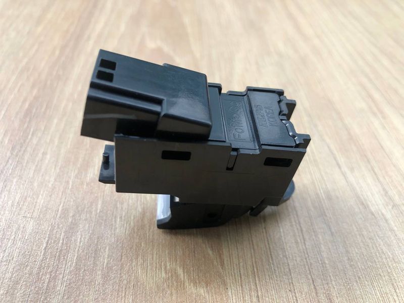 Кнопка управления стеклоподъемниками LR034811, CPLA14717AA Range Rover Vogue L405, б.у. LR034811, CPLA14717AA фото