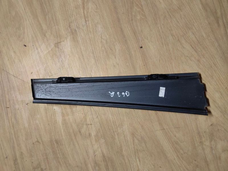 Накладка задних правых дверей Volkswagen Passat B6, 2009 г., седан, 3C0839902, б.у. 3C08399022 фото