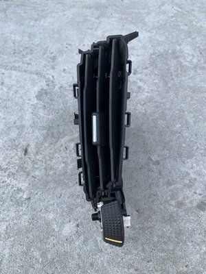 Дефлектор центральный правый Ford Focus MK3, 2011-2018 г., USA, BM51A014L20, б.у. BM51A014L20 фото
