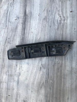 Направляющая бампера передняя левая Skoda Superb 1.8 бензин 2007 г, б.у. 3U0 807 183 3U0 807 183 фото
