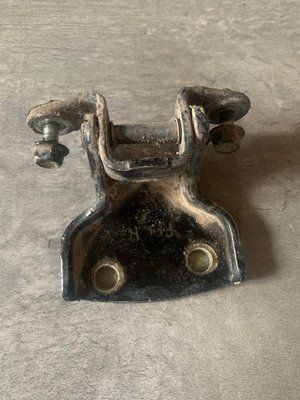 Петля передних правых дверей верхняя Chevrolet Aveo T200, 2006 г., 96541424, б.у. 9654142400 фото