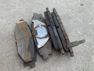 Комплект задних тормозных колодок Subaru Impreza 3, 2007-2011 г., C27002ABE, б.у. C27002ABE фото