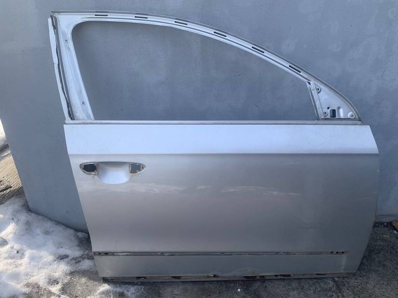 Двері передні праві Volkswagen Passat B6, 2005-2011 р., 3C4831056, б.в. 3C4831056 фото