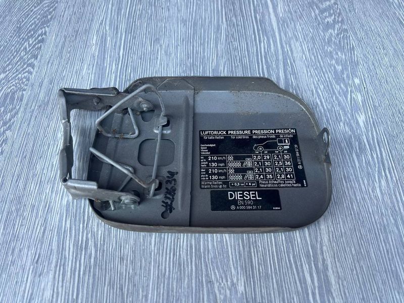 Лючок бензобака Mercedes W211 E-class, 0005843117, б.в. 0005843117 фото