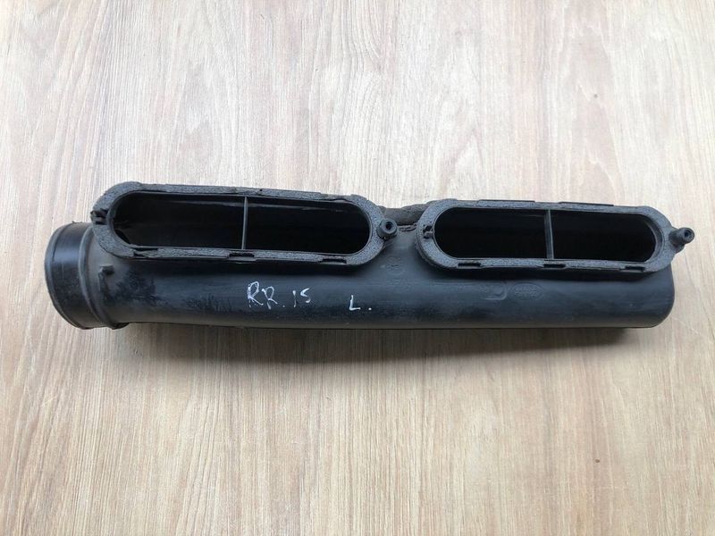 Патрубок воздуха левый LR049314, LR036447, CPLA9A675AD Range Rover Vogue L405, б.у. LR049314, LR036447, CPLA9A675AD фото