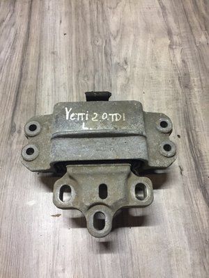 Подушка коробки Skoda Yeti б.у. 99095 фото