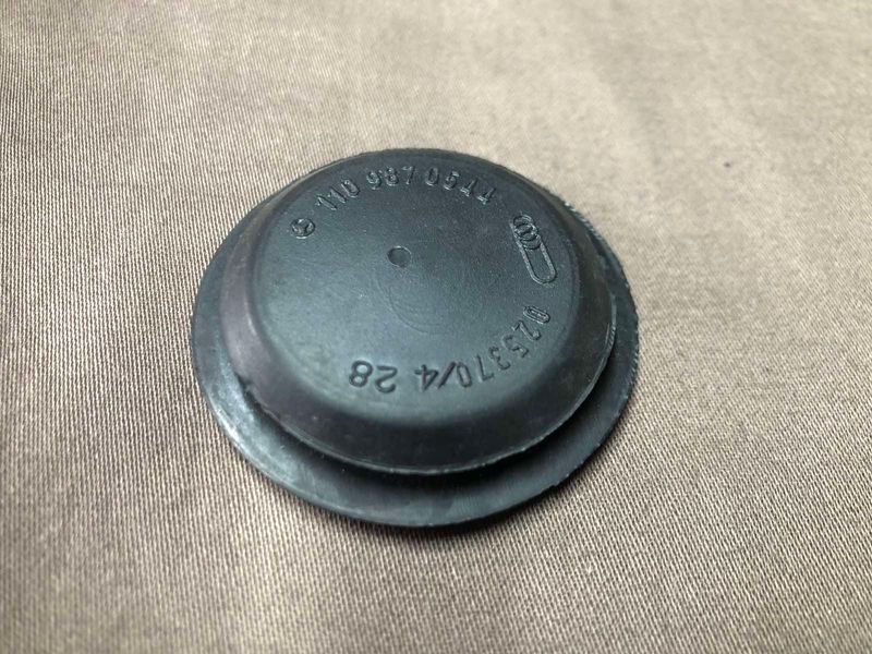 Заглушка кузова Mercedes w221, S-класс 1109870544 фото