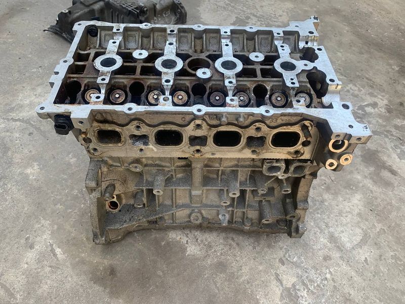 ГБЦ із блоком Jeep Compass, 2.0 бензин, USA, 04884510AD, б.в. 04884510AD,,, фото