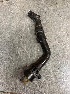 Патрубок охолодження Volkswagen Passat B6, 2.0 TFSI, 2005-2011 р., б.в. 020323 фото