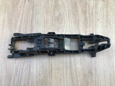 Кронштейн ручки двері перед права Mercedes C-class w203 купе, б.в. 2037600234 2037600234 фото