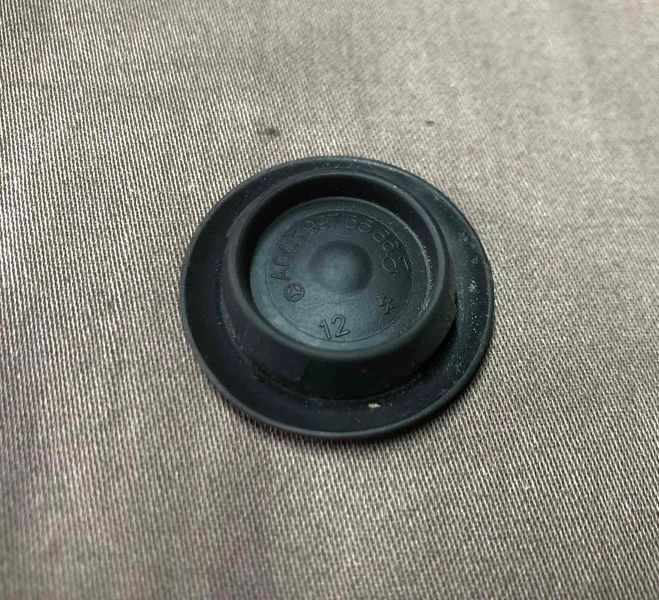 Заглушка Mercedes w221, S-клас 0039975586 фото