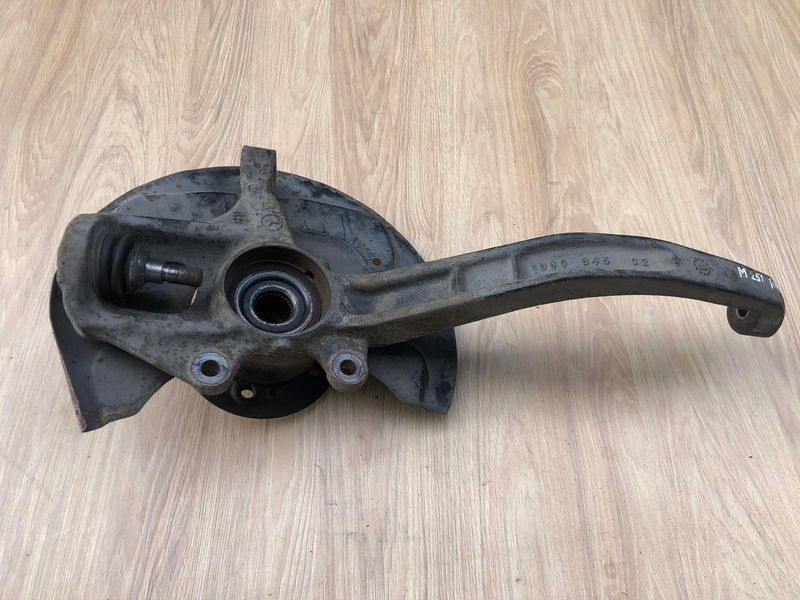 Кулак поворотний передній лівий 2513301320 Mercedes W251, R-class, б.в. 2513301320 фото