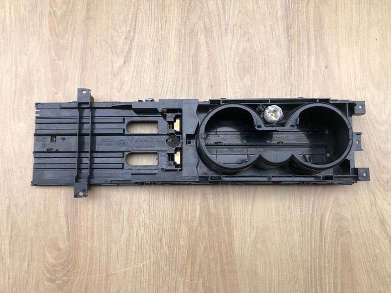 Короб підсклянника LR095154, CK52F04816A, CK52F048196AC Range Rover Vogue L405, б.в. LR095154, CK52F04816A, CK52F048196AC фото