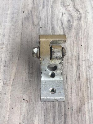Петля верхняя левая 1Z0833411В Skoda А5, б.у. 1Z0833411В фото