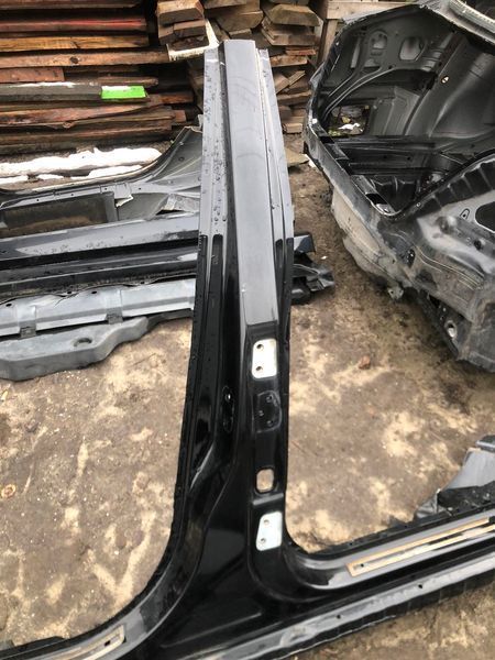 Центральна стійка з порогом ліва Mercedes w221, S-клас 2216304716 фото