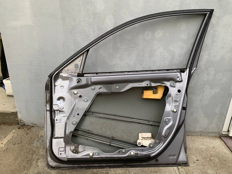 Дверь передняя правая Mazda 3 BK, 2003-2009 г., хэтчбек, BPYK5802X, б.у. BPYK5802X фото