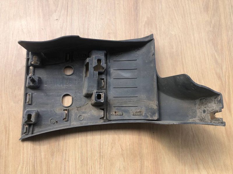 Накладка, молдинг переднього крила нижня права LR048271, CK5M16D054AC Range Rover Vogue L405, б.в. LR048271, CK5M16D054AC фото