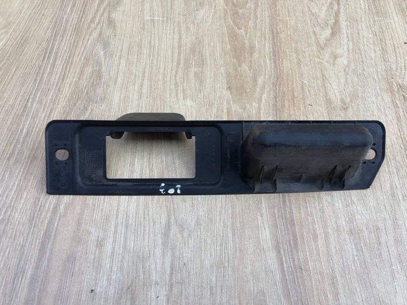 Накладка замка багажника, Mercedes C-class w203 купе ,б.у 2037430093  2037430093 фото